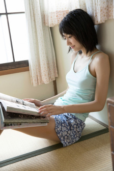 两对小夫妻同租一间房子